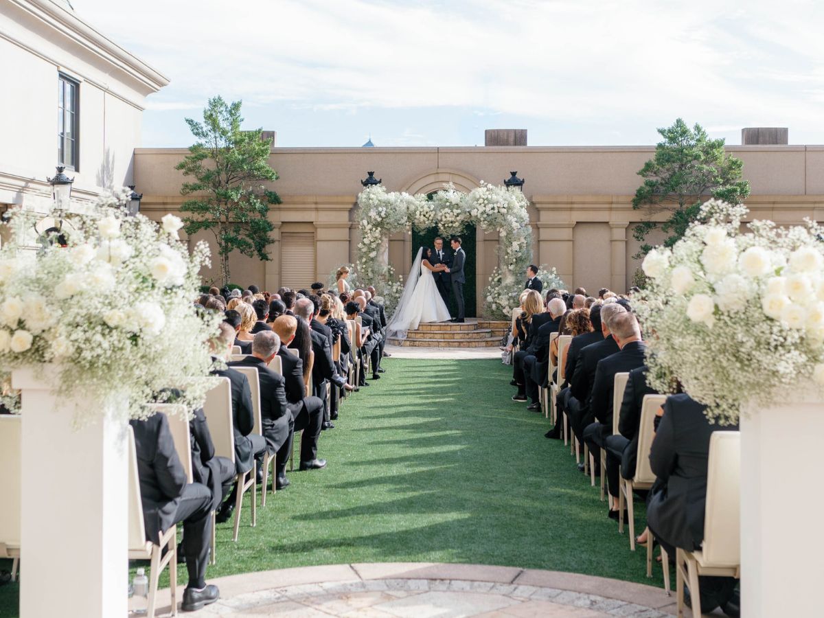 Outdoor wedding at the St. Regis Atlanta